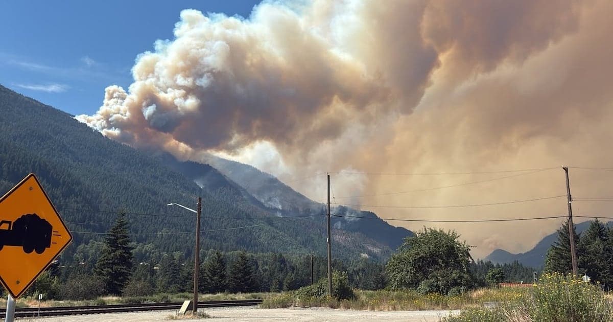 Structures lost and evacuations ordered as wildfires near Boston Bar, B.C. expand